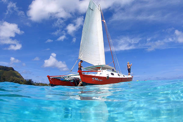 Moorea sailing